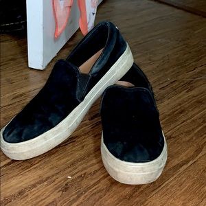 Steve Madden Black slip ons